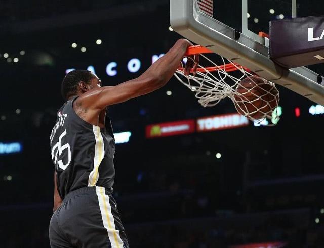 开云入口-勒沃库森训练开放日，转会期外线爆发引欢呼，欧篮联在即，资深球员宣示担当的简单介绍