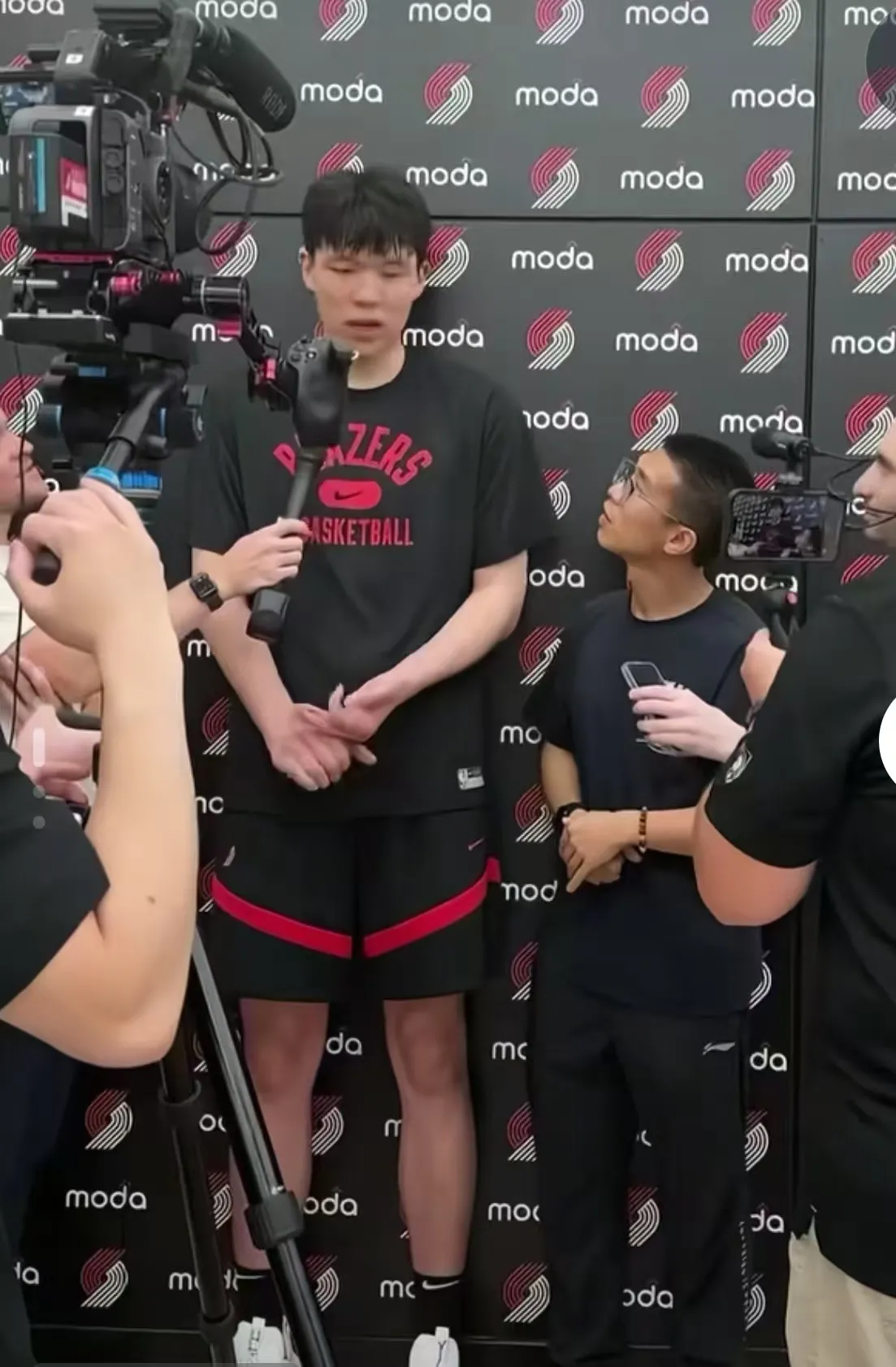 开云入口-窗口期深圳男篮备战NBA季后赛北京首钢完成体检备战欧超杯，尤文图斯赛前临场应变直接炸裂的简单介绍